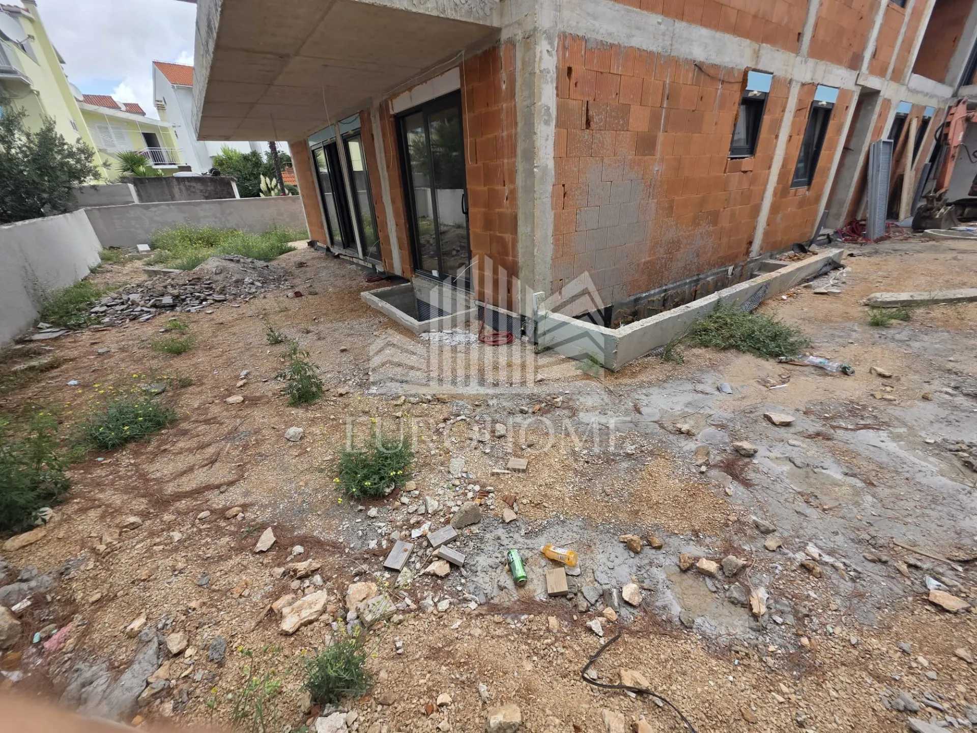 vodice, luksuzni stan uz plažu s2, top lokacija, garaža, 116.39m2 - slika 4