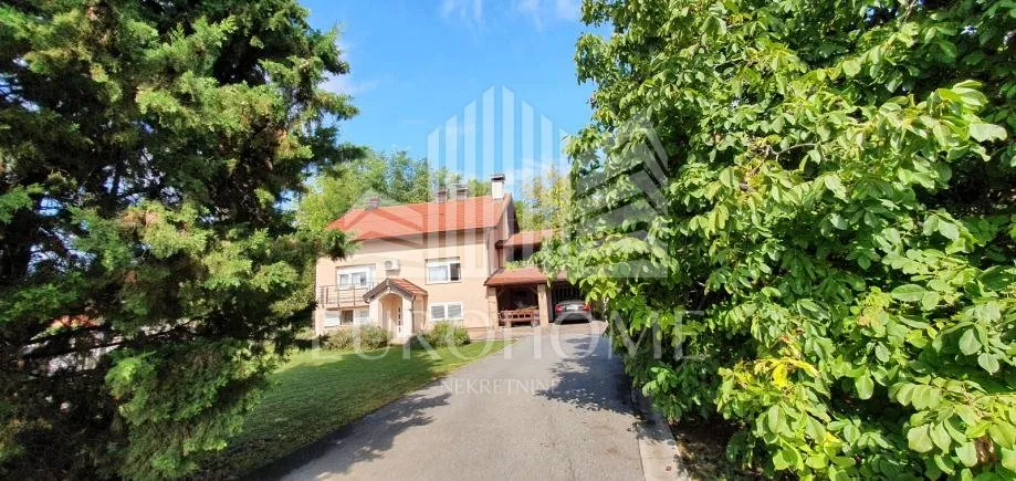 PREKRASNA KUĆA - 400 m2 - BORČEC, mirna i tiha lokacija - Zagreb