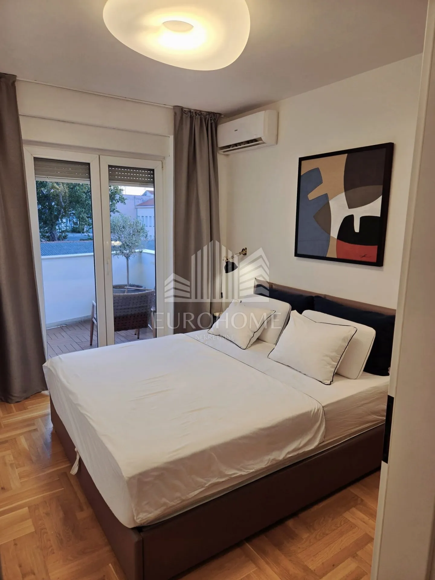 zadar, kolovare- dizajnerski uređen stan uz more, 76m2 - slika 4