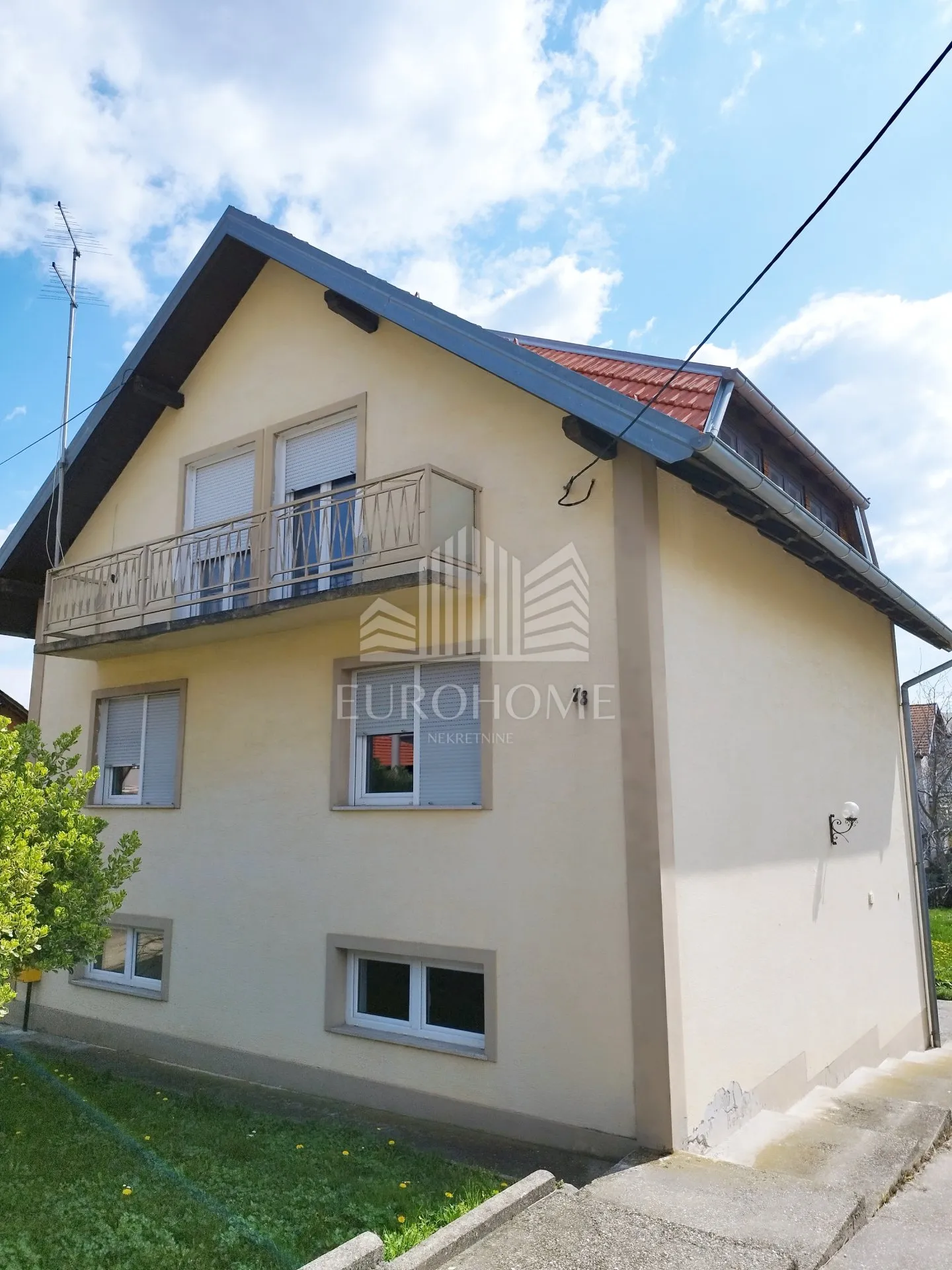 kuća 1.145€/m2, 240m2, 3 stana - slika 3