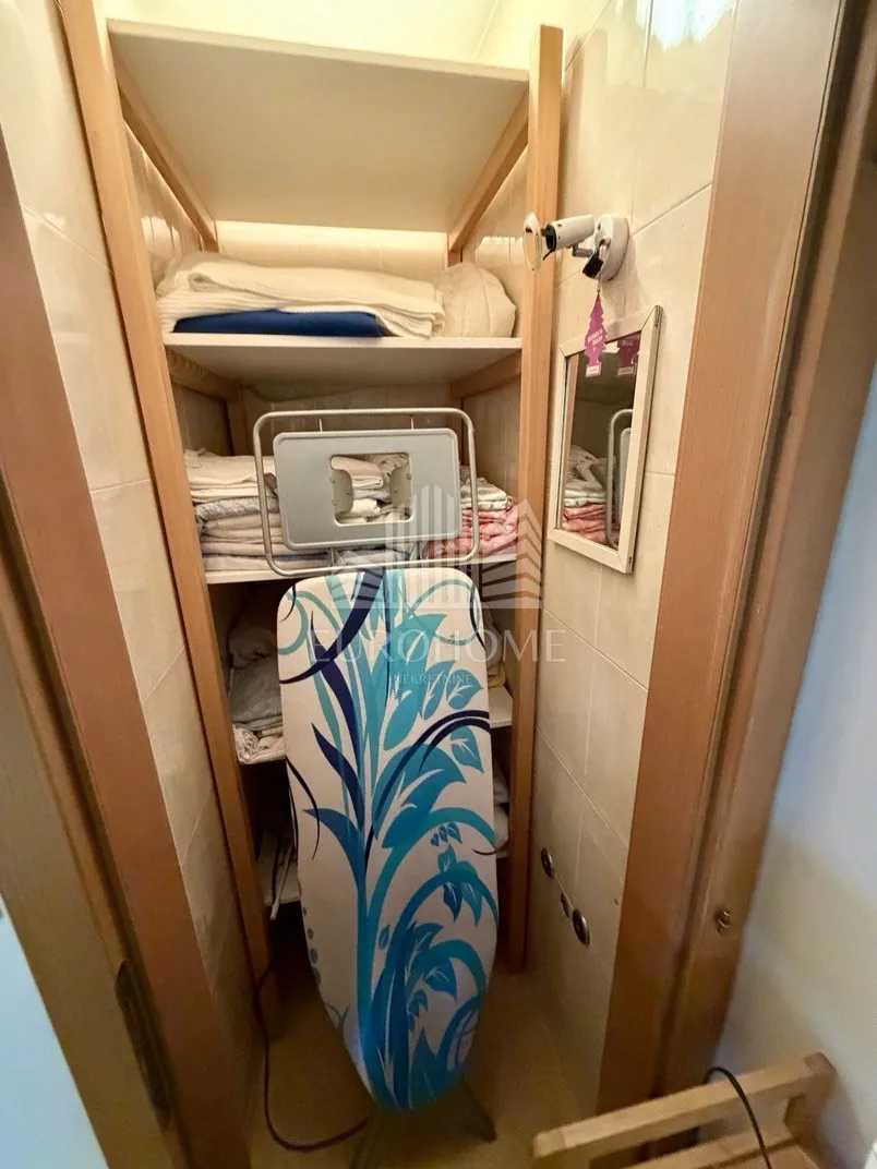 ika – 50 m², 80 m od mora + terasa i parking - slika 8