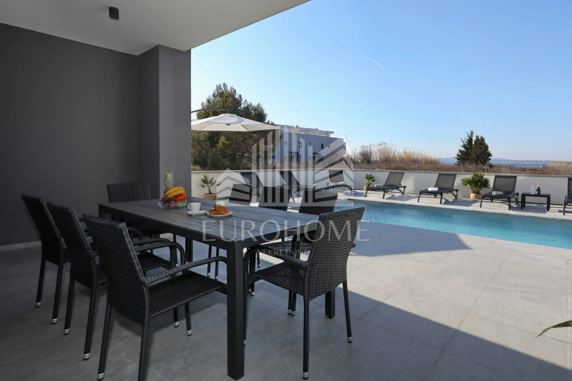 potpuno opremljena vila, privlaka (464 m2) - slika 4