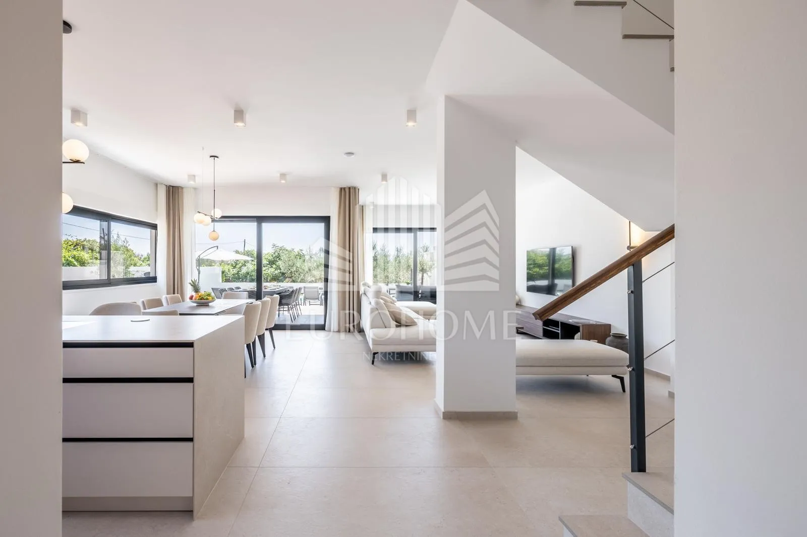 split, luxury villa, for 6 months or one year rent - slika 20