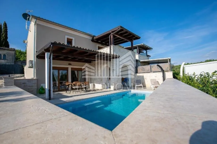 VILA s bazenom-GROŽNJAN