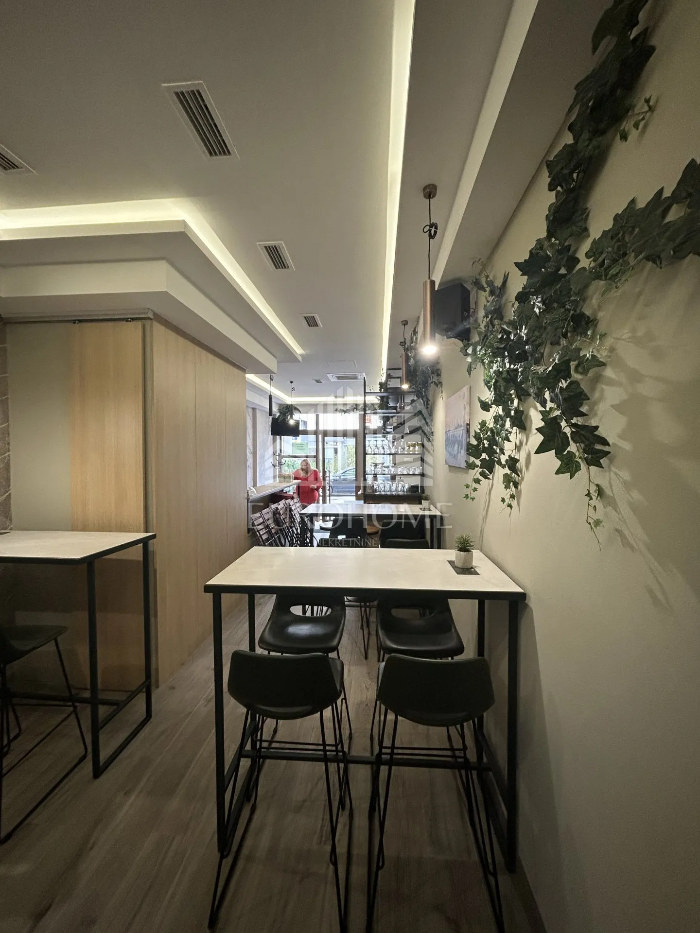 renoviran i opremljen poslovni prostor od 70m² u centru zagreba - slika 8