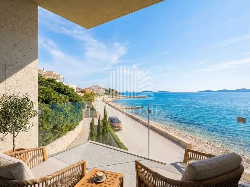 mandre | 68,89 m² | stan s privatnim vrtom | prvi red do mora - slika 5