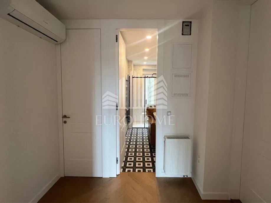 potpuno adaptiran dizajnerski 2-sobni stan | donji grad | balkon | 47 m² - slika 11