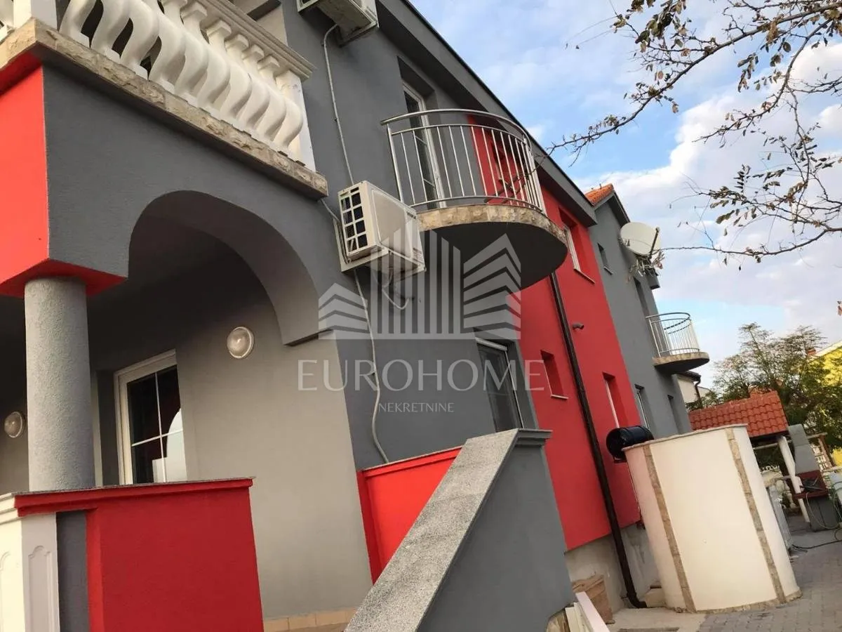 vir, uređena kuća sa 6 apartmana, 390m2 - slika 5