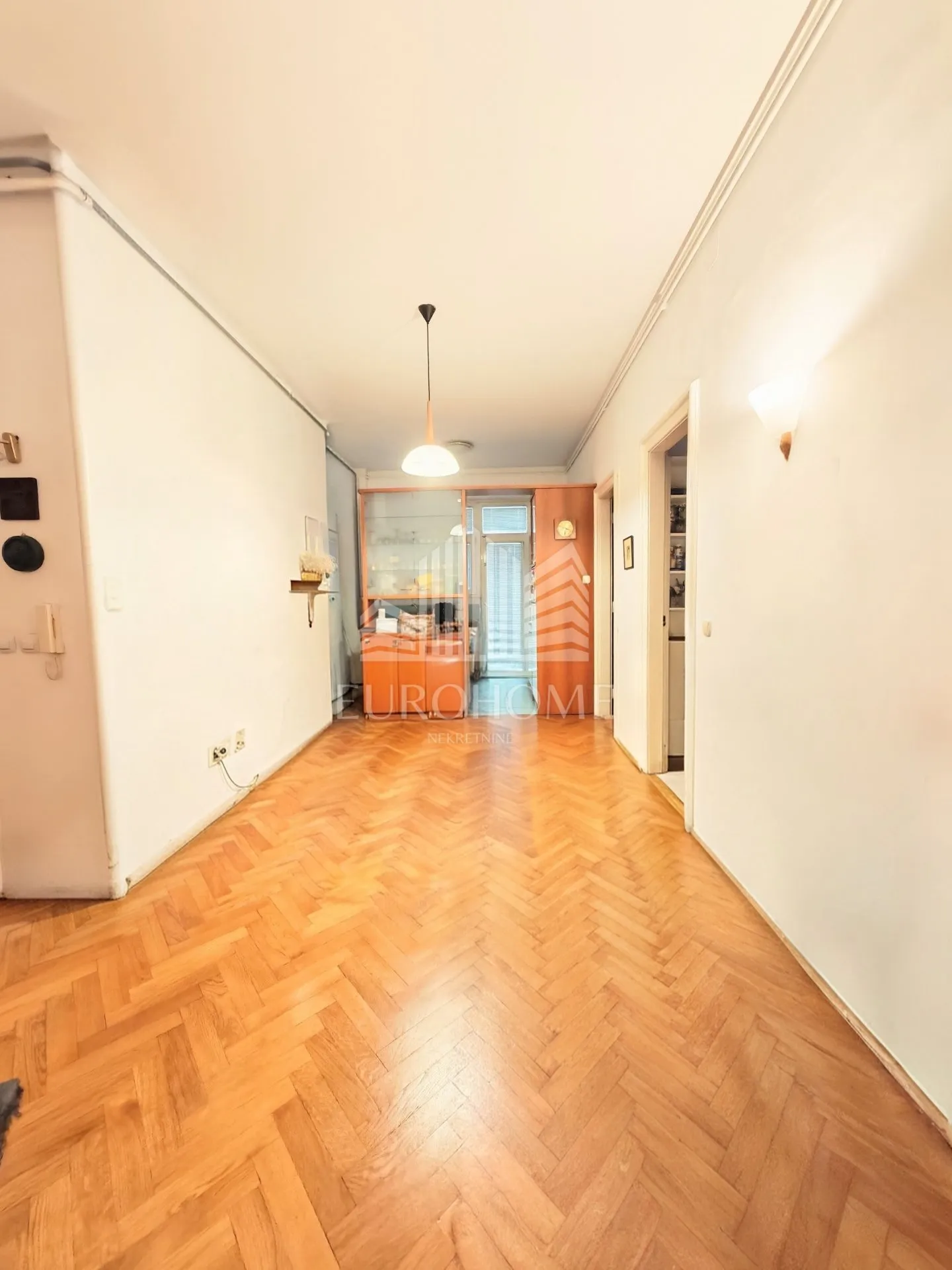 stan 165 m2 - centar - lift, ab kontrukcija, top lokacija - slika 18