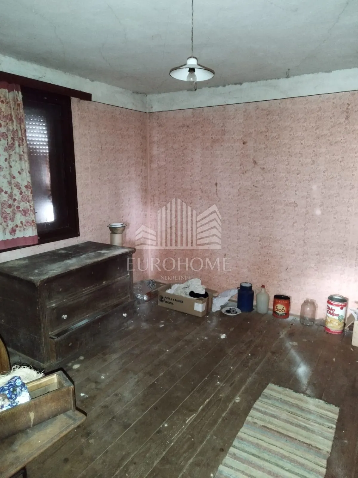 kuća za adaptaciju ,okućnica 500m 2 i zemljište 1584 m2 - slika 9