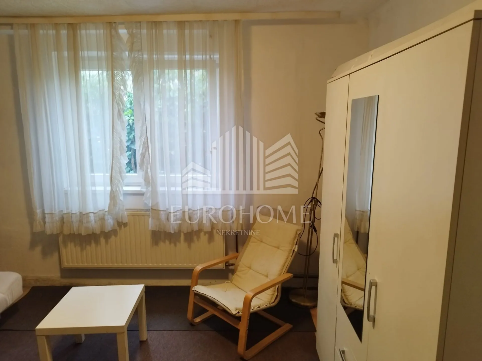 garsonijera 27 m2,trešnjevka kod placa - slika 2