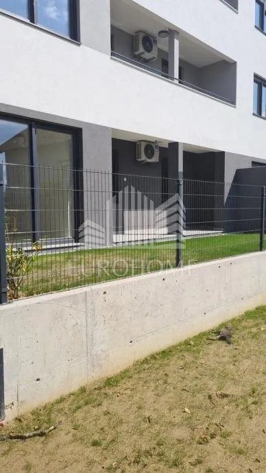 stan 105 m2, 3s - novogradnja, kod arena centra - slika 13