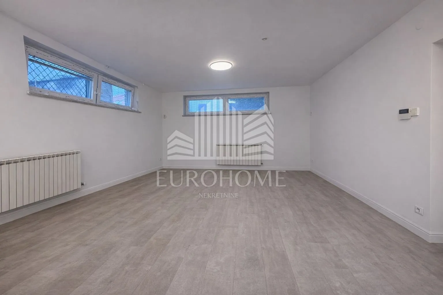 Maksimir 72m2 novouređen prostor, idealan za život ili ured - Zagreb