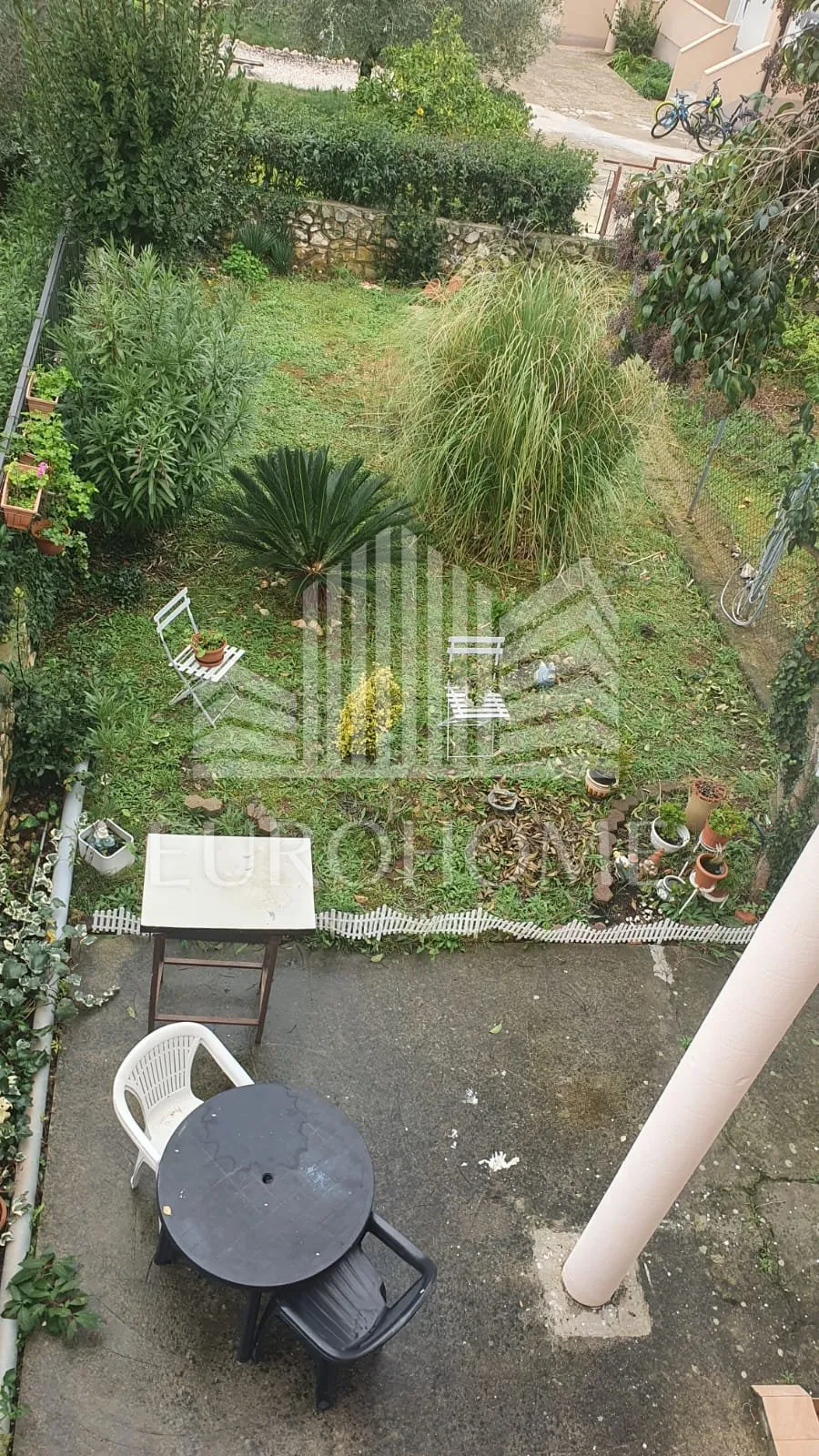 zadar, petrići-obiteljska kuća s tri stana i dvorištem,230m2 - slika 9