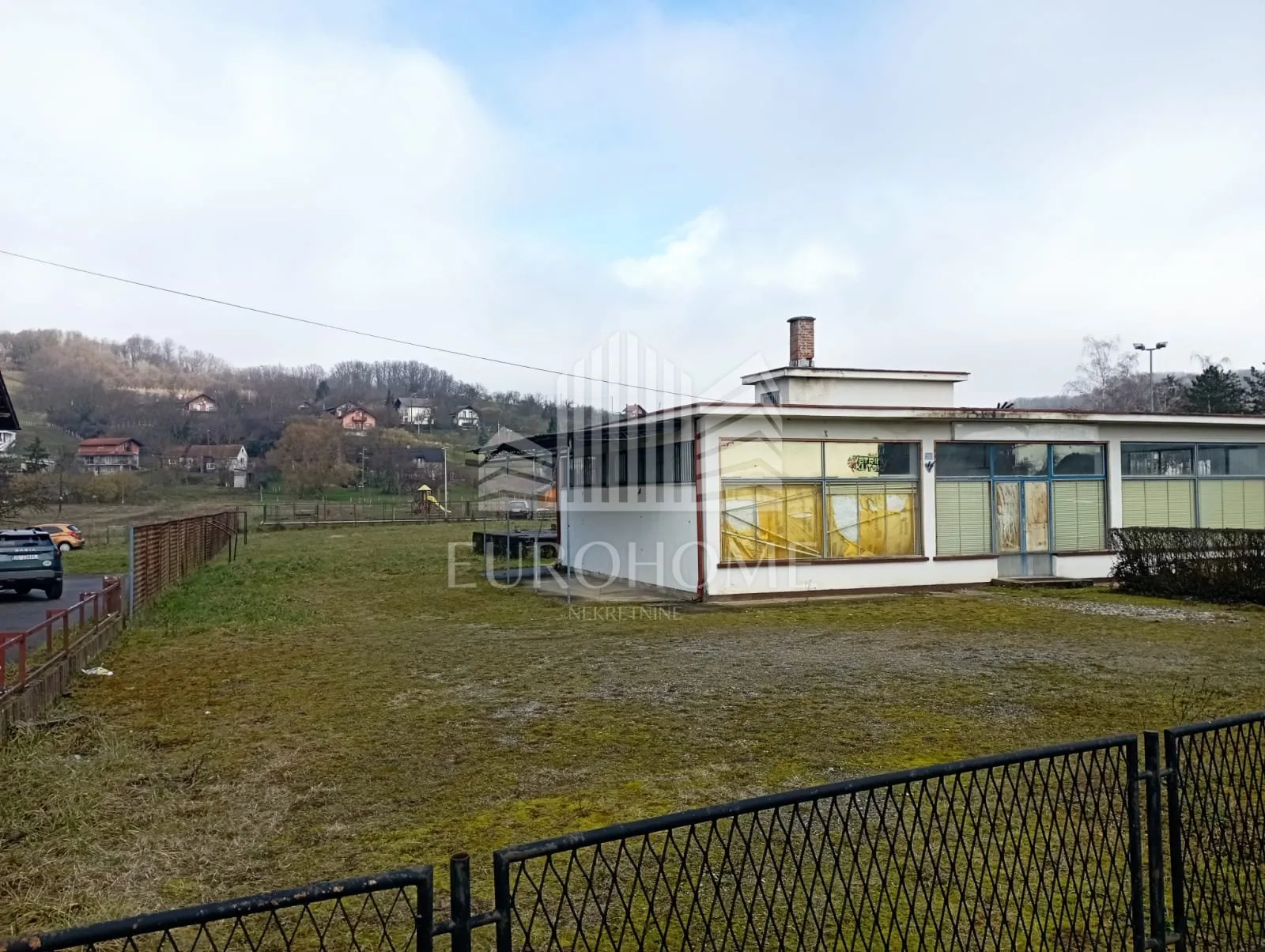 građevinsko zemljište 2500 m2 gbp, laduč-centar - slika 2