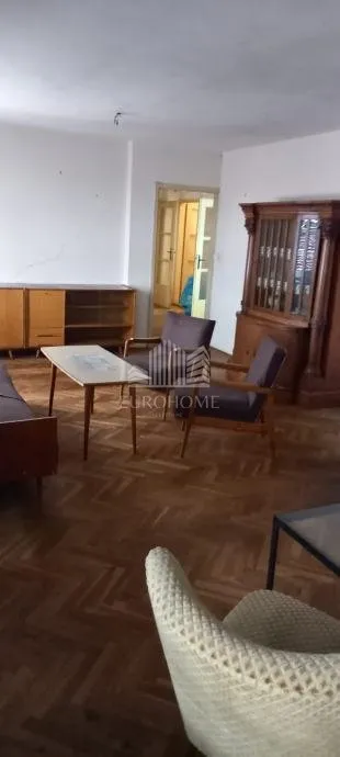 Crvenog križa,Trosoban stan 92 m2 - Zagreb