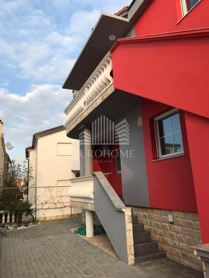 vir, uređena kuća sa 6 apartmana, 390m2 - slika 2
