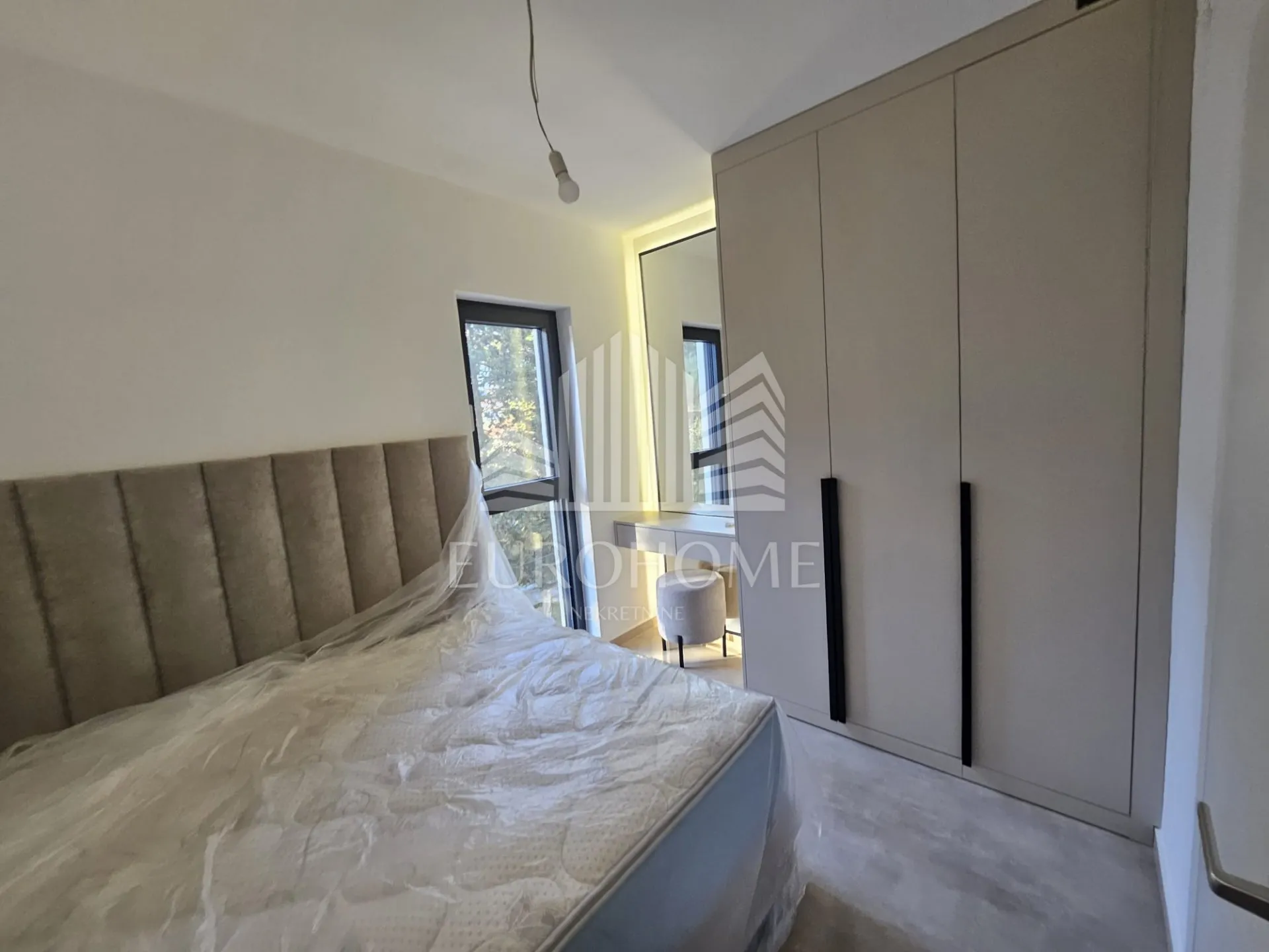 diklo,moderan penthouse uz more, kompletno namješten,odmah useljiv - slika 15