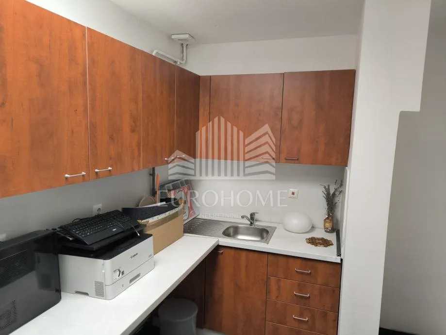 poslovni prostor površine 421m2 - trnje - - slika 10