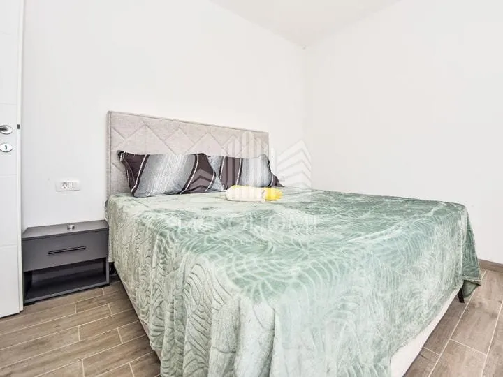 luksuzna novogradnja od 180 m2 sa bazenom - slika 21