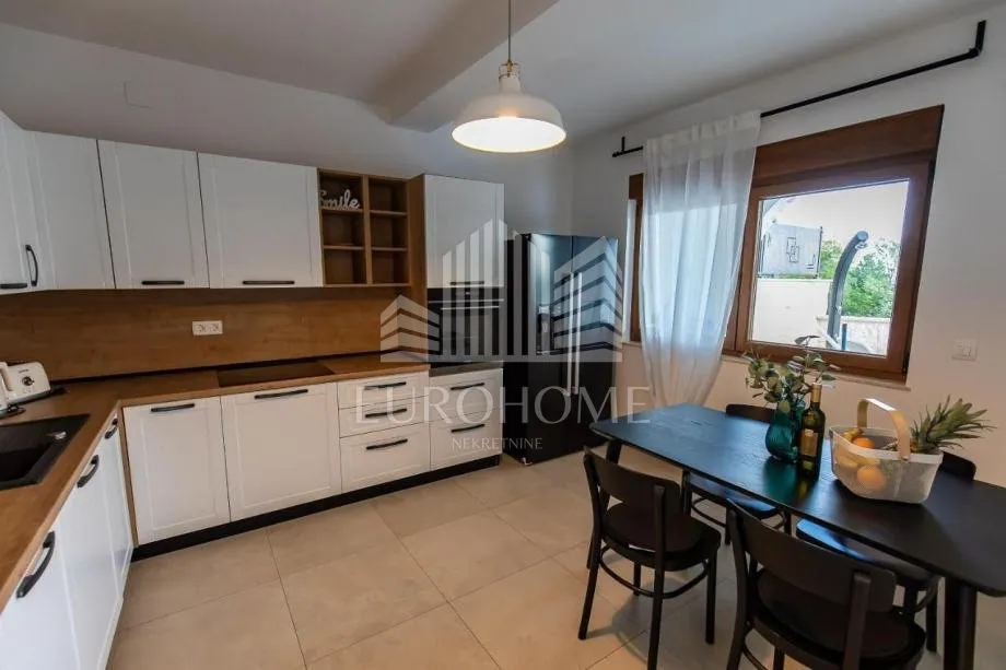 vila s bazenom-grožnjan - slika 9