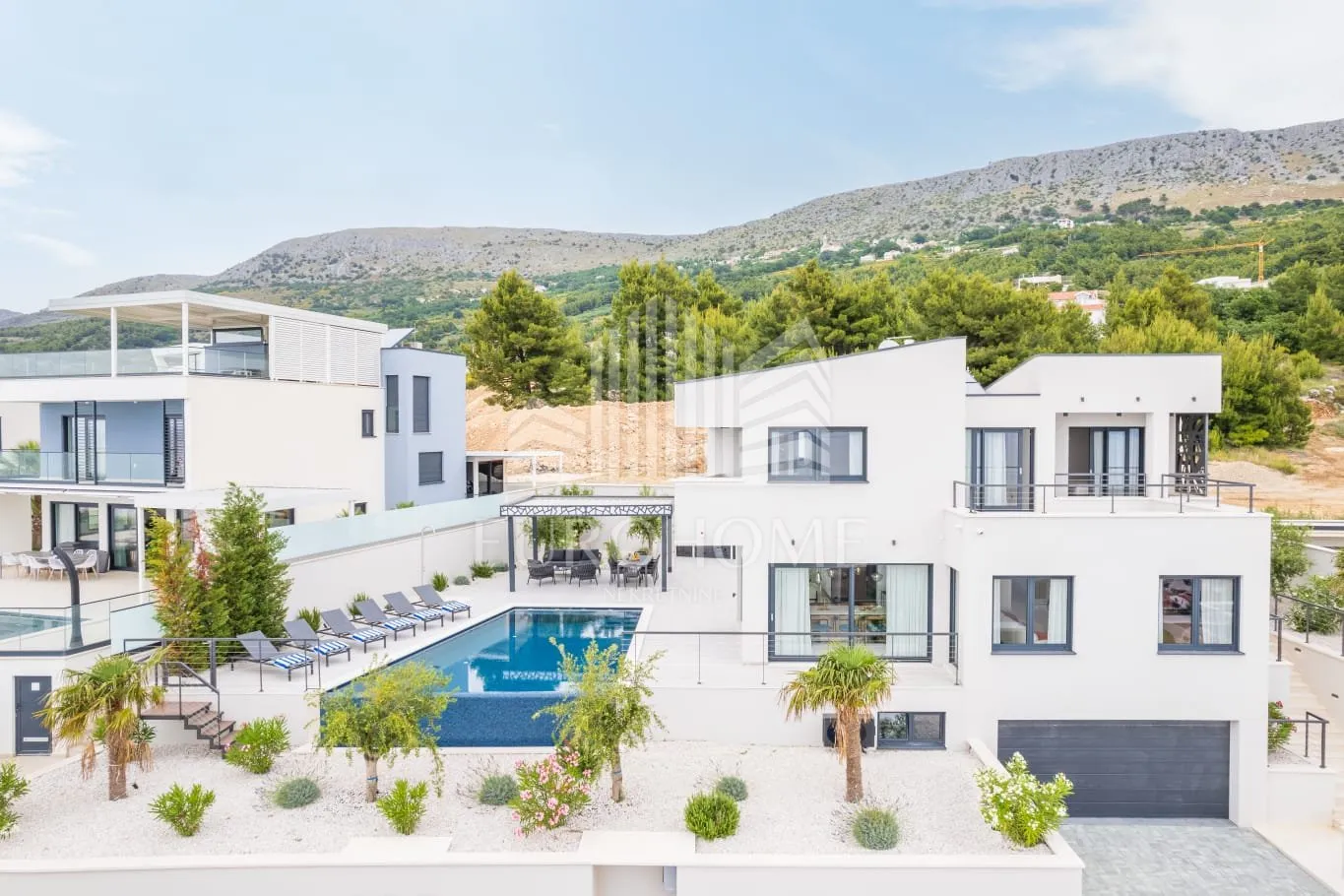 split, podstrana, urbana villa 300m od mora - slika 48