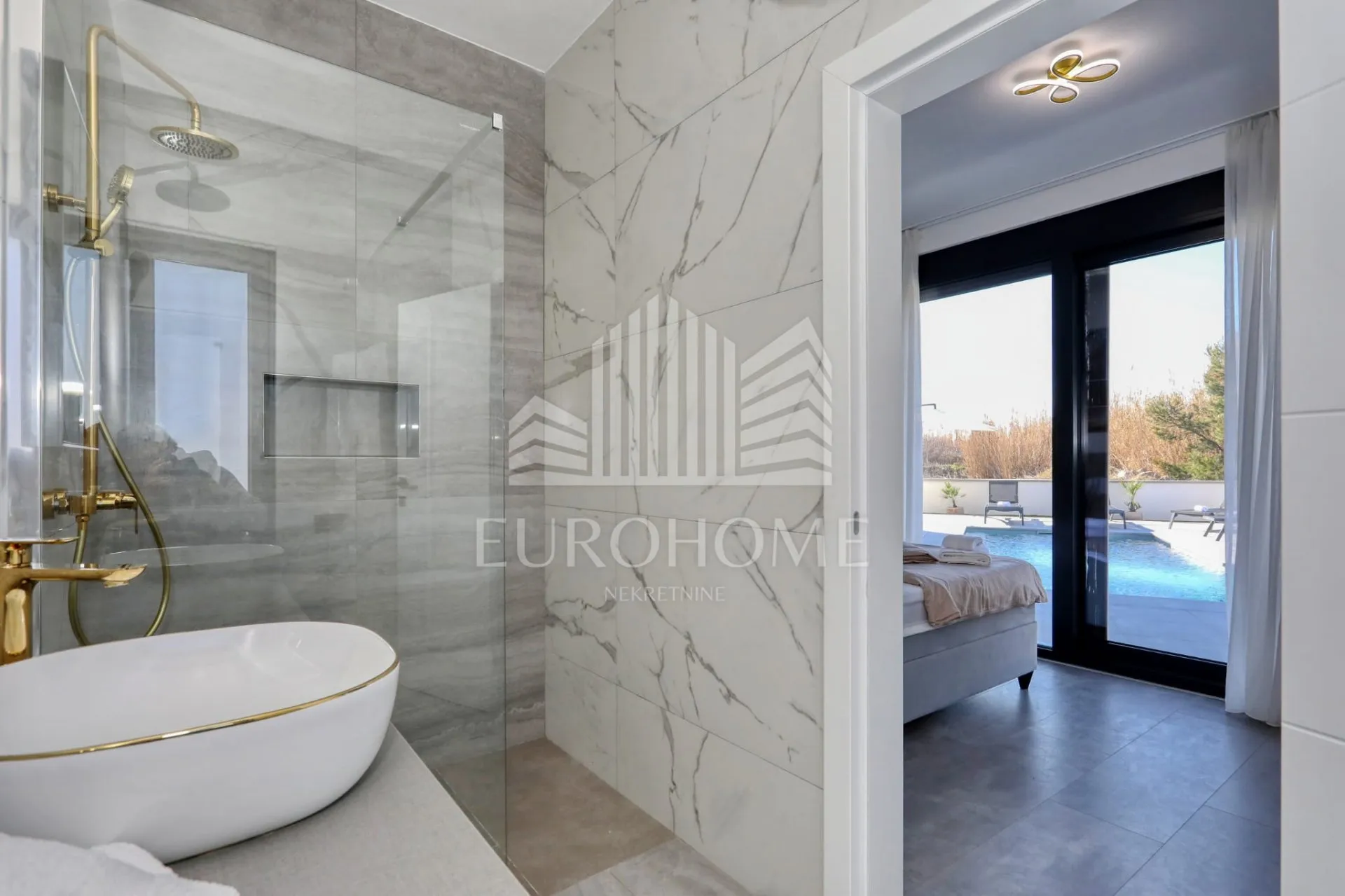 potpuno opremljena vila, privlaka (464 m2) - slika 22