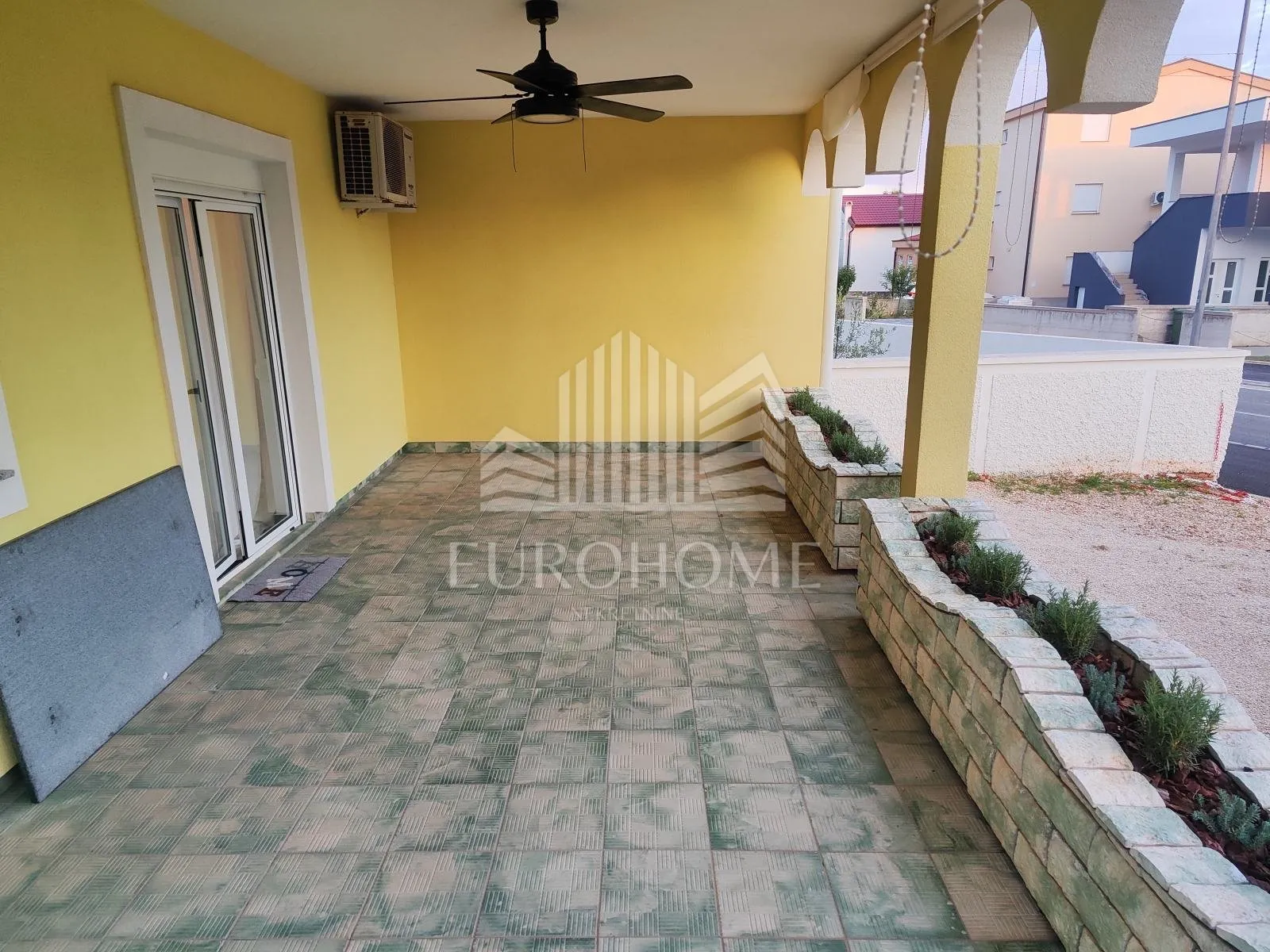 zadar- vir- samostojeća katnica, 200m2 - slika 18