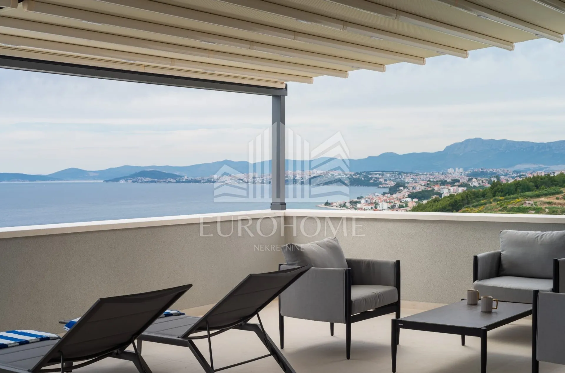 split, podstrana, urbana villa s bazenom, pogled na more - slika 8