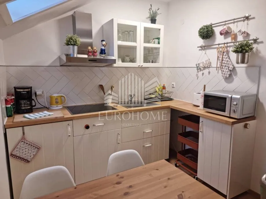 centar, dvoetažni stan 137m2, 3 apartmana - slika 6