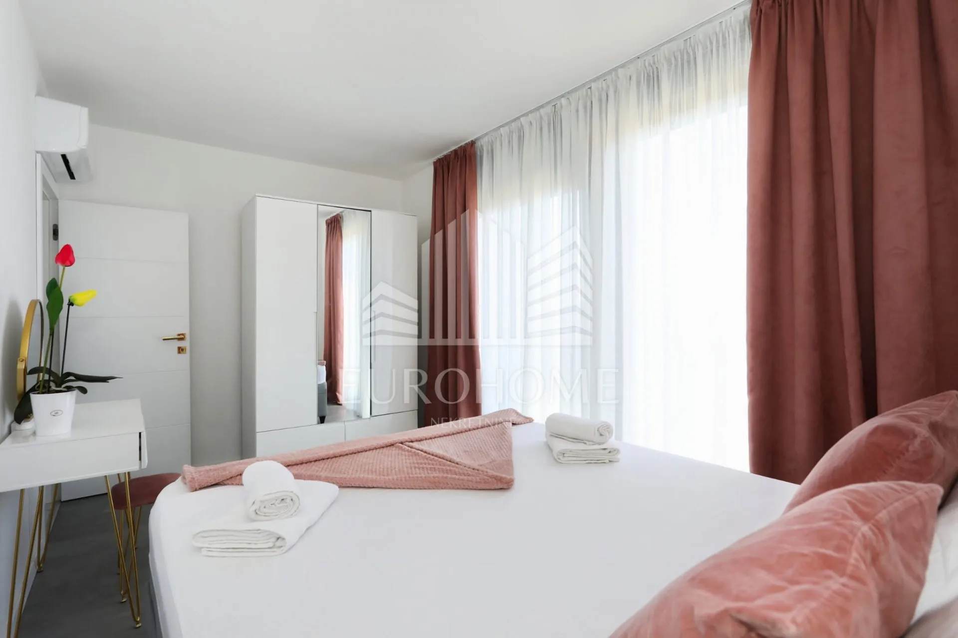 potpuno opremljena vila, privlaka (464 m2) - slika 25