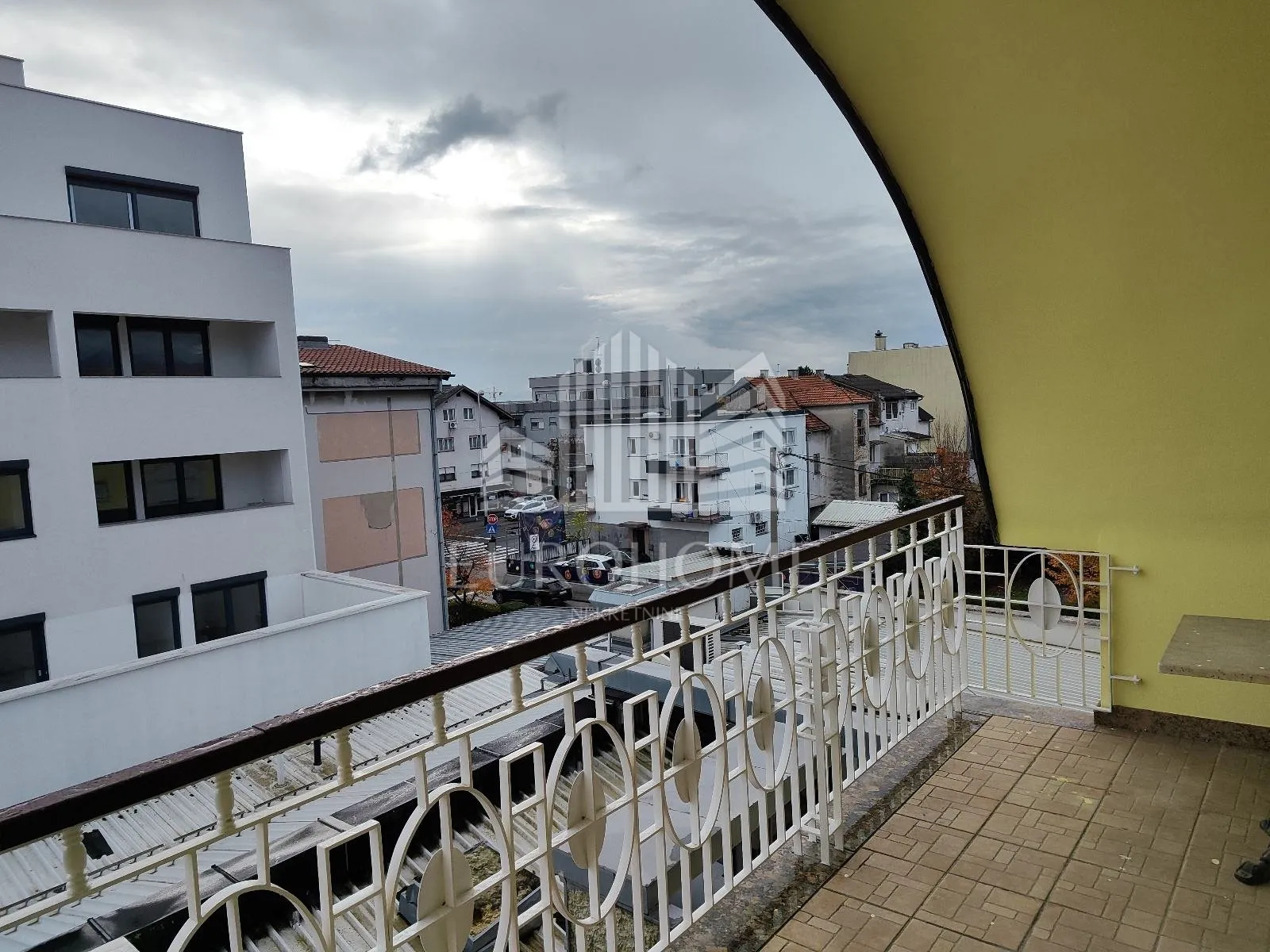 dvoetažni stan u zgradi, 3 sobe + 4 kupaonice – gornja dubrava - slika 3