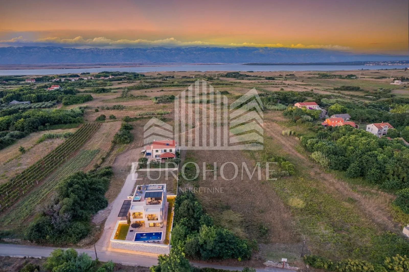 privlaka, luksuzna vila s bazenom i panoramskim pogledom na more - slika 4