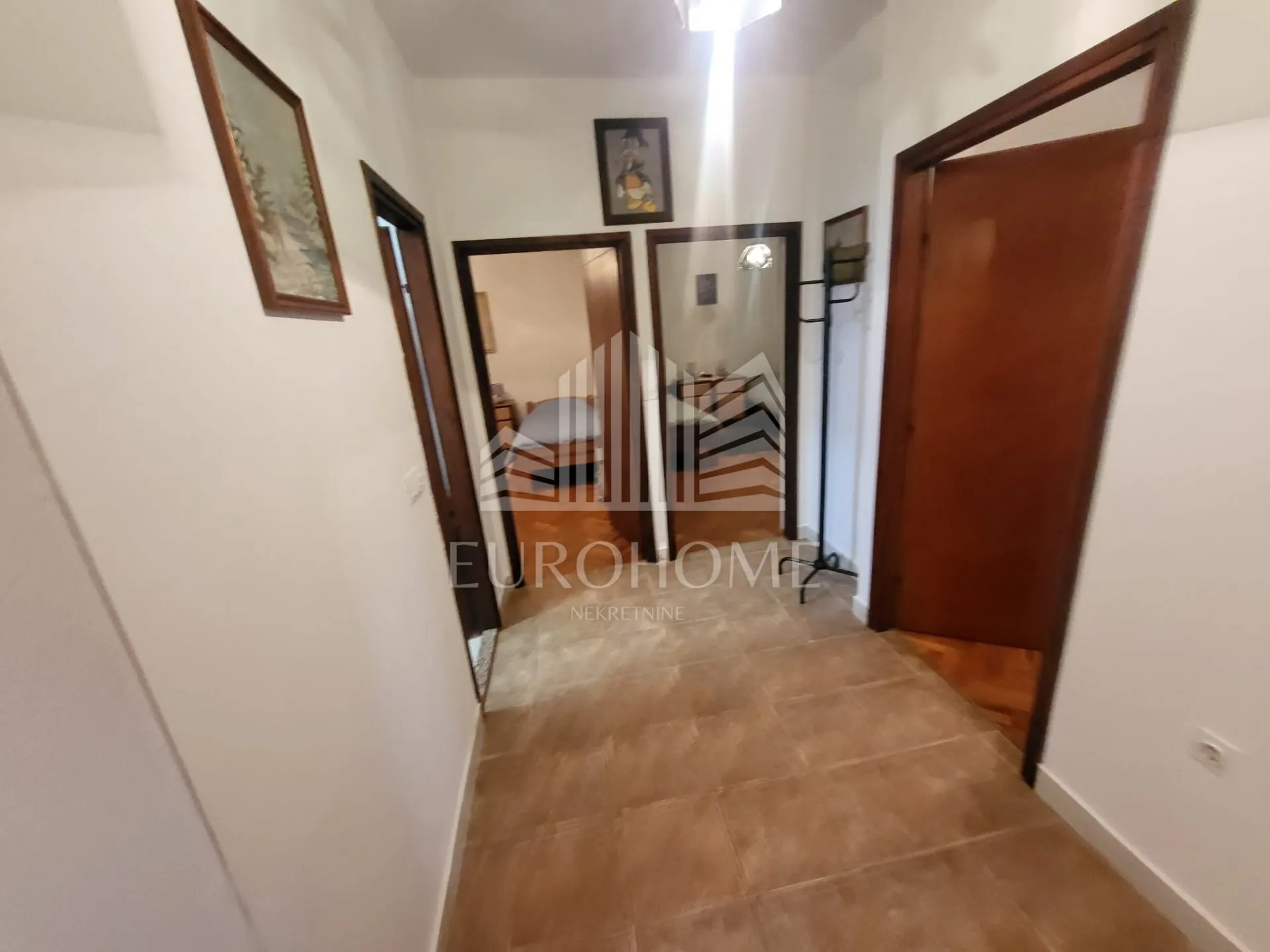 posedarje-podgradina;najam kuće za radnike-min 4osobe/max 12 osoba - slika 5