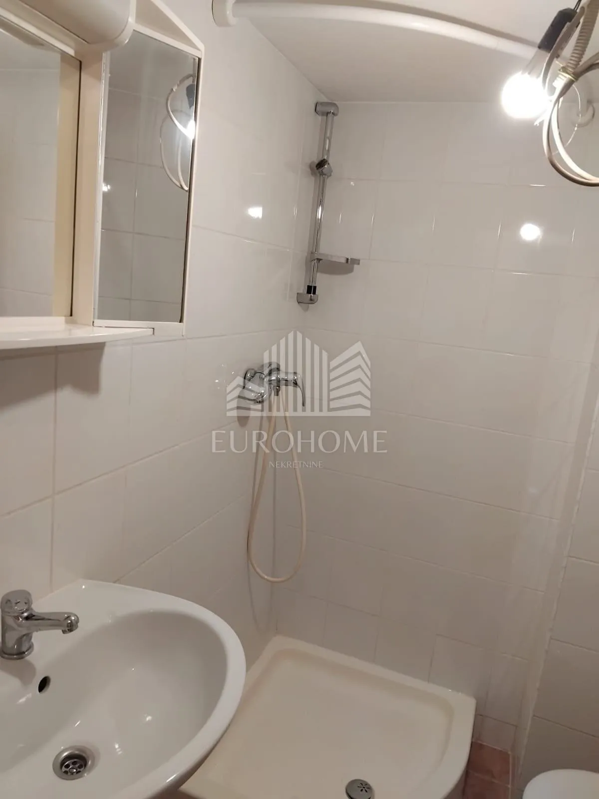 dvoetažni 3-sobni stan 65 m2 s terasom 2769 €/m2 - slika 11