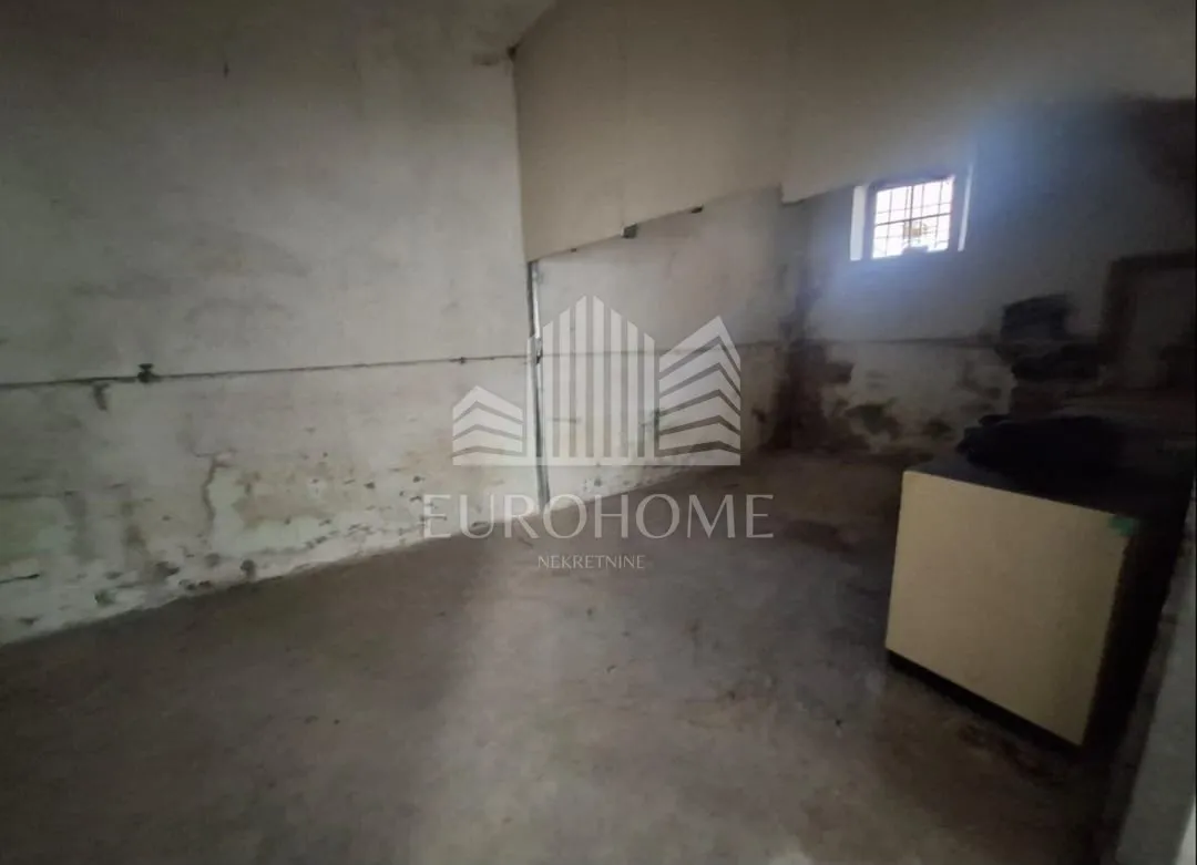 centar benkovca, prodaja zgrade za renovaciju,259m2 - slika 11