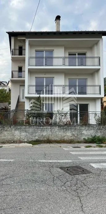 Gračani, Stambena Zgrada Sa Četiri Stana I Parking - Zagreb