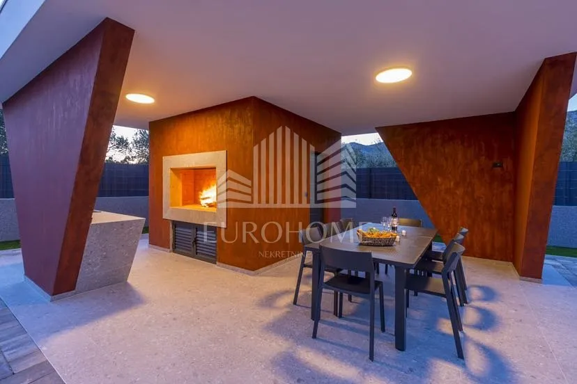 split- villa in kaštel stari for rent 1.10.2026-1.5.2027 - slika 16