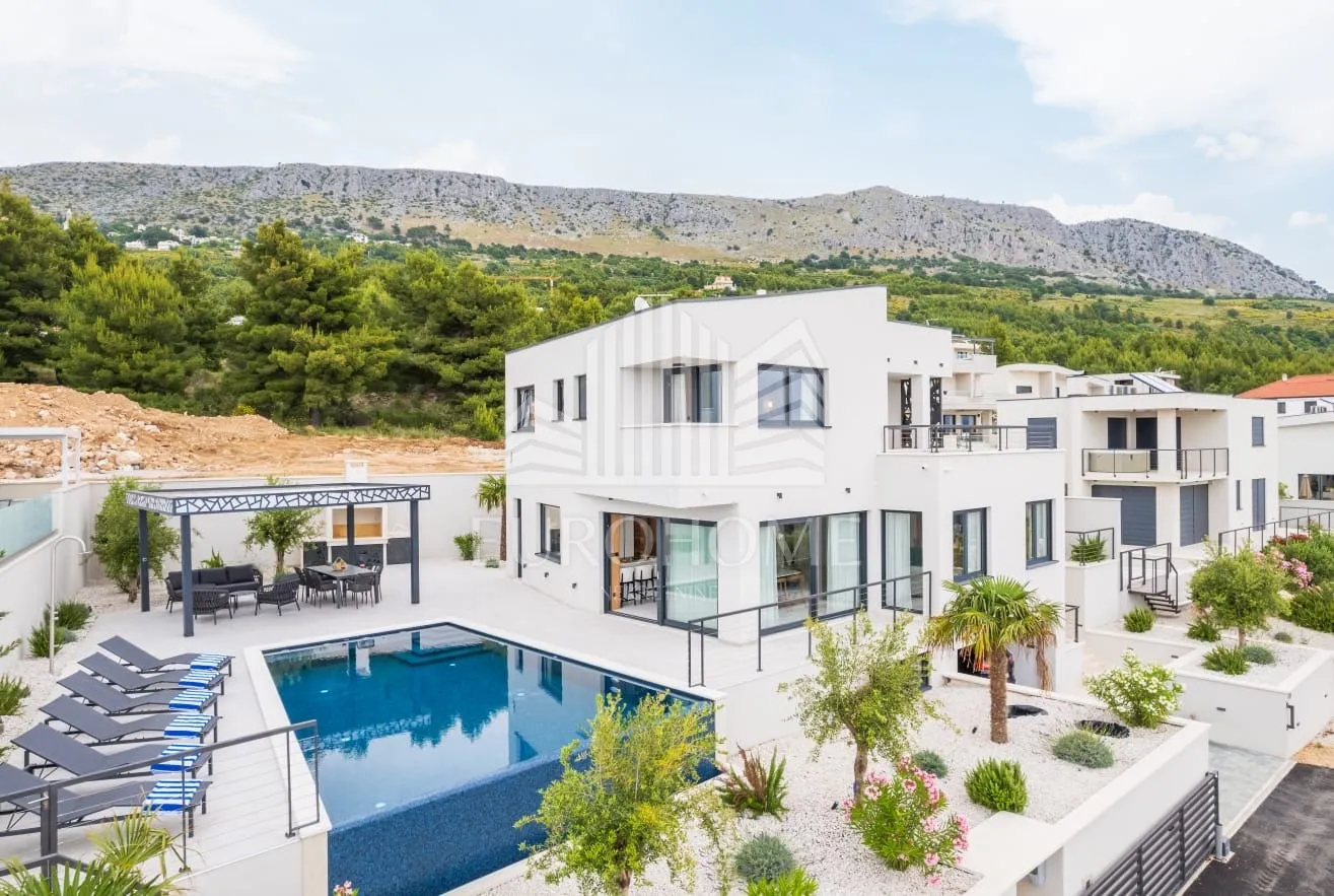 split, podstrana, urbana villa 300m od mora - slika 5