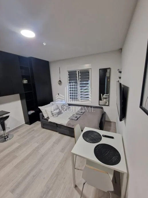 Donji grad, 2 apartmana, uhodan posao, 38 m2 - PRILIKA! - Zagreb