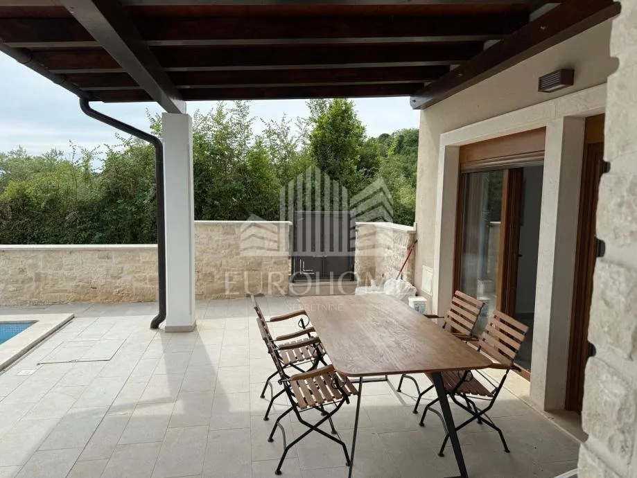 vila s bazenom-grožnjan - slika 5