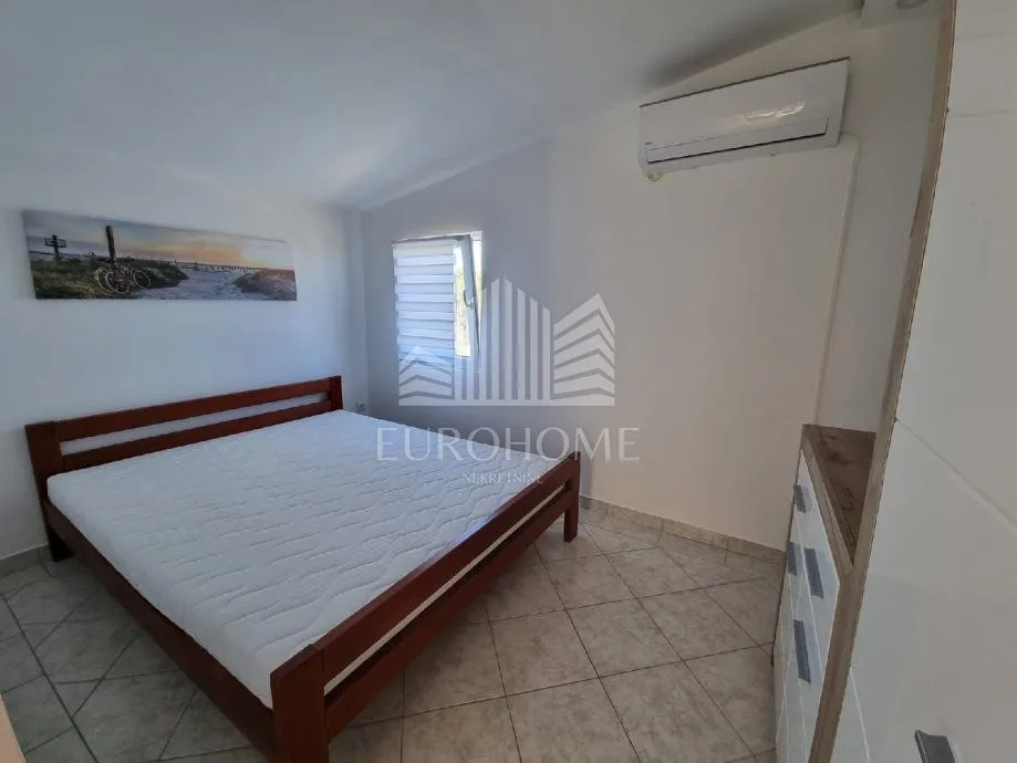 vir, kompletno renovirana kuća s 5 apartmana - slika 12