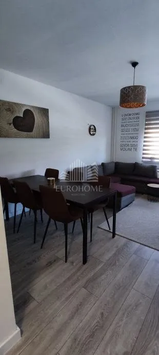 Renoviran stan s loggiom | Centar Zaprešića