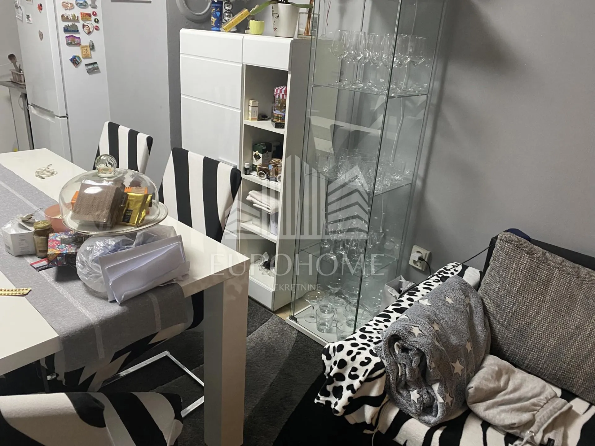 namješteni dvosobni stan novi zagreb 60m2 + gpm - slika 4