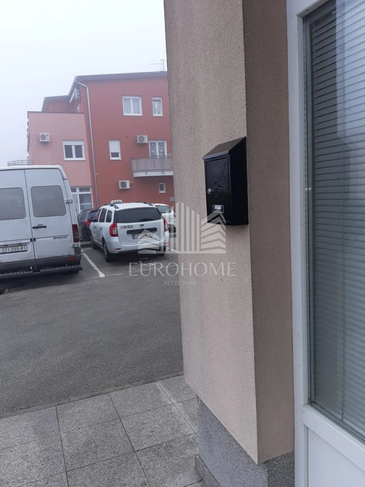 poslovni prostor pogodan za stanovanje - slika 6