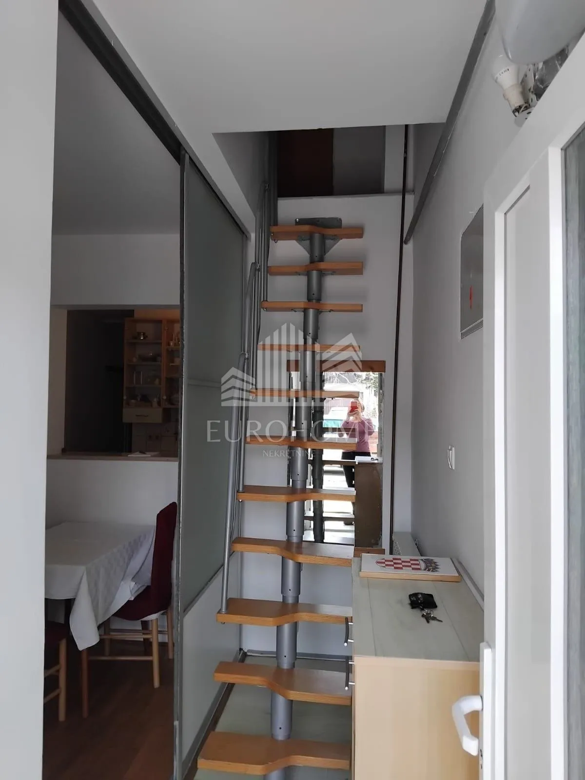 dvoetažni 3-sobni stan 65 m2 s terasom 2769 €/m2 - slika 2