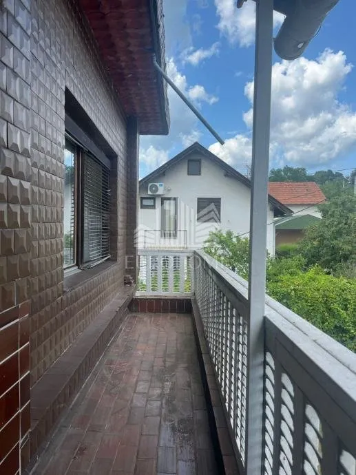 prostran stan 174m2, 1437€/m2 - fraterščica - za adaptaciju - slika 10