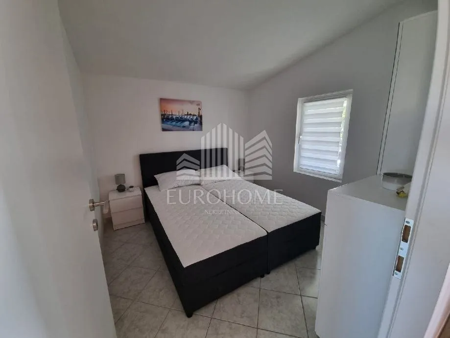 vir, kompletno renovirana kuća s 5 apartmana - slika 7