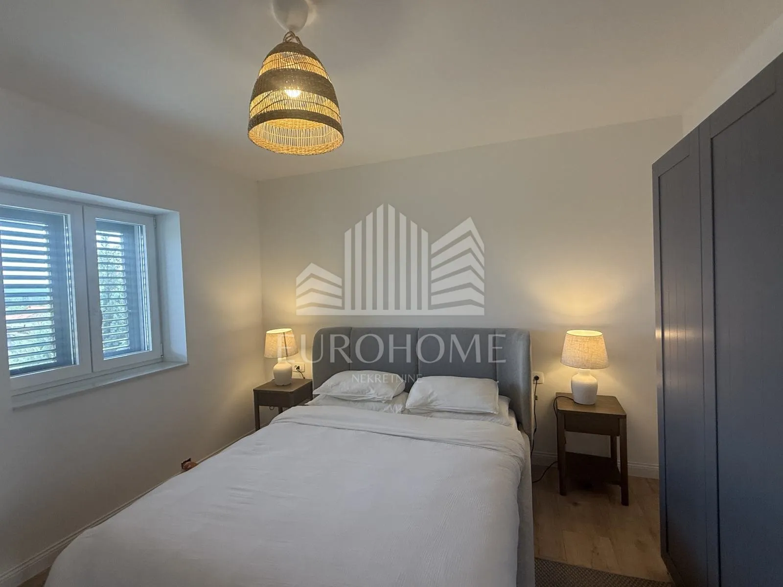 sinj, otok, najam nova kamena kuća, 200m2 - slika 5