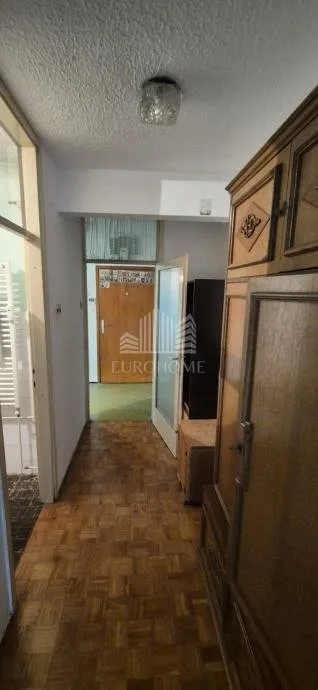 stan u centru sesveta, 72m2, odlična lokacija - slika 11